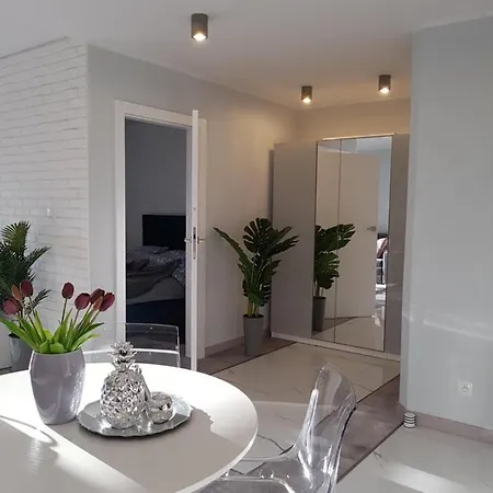 Apartament Silver Garden Wes Quality شقة